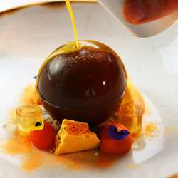 Butternut squash flavoured apple ball with salted caramel